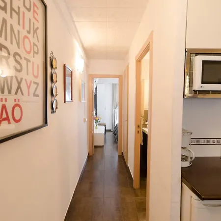 Amposta Apartment *